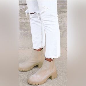 Steve Madden Howler boots in sand 7.5